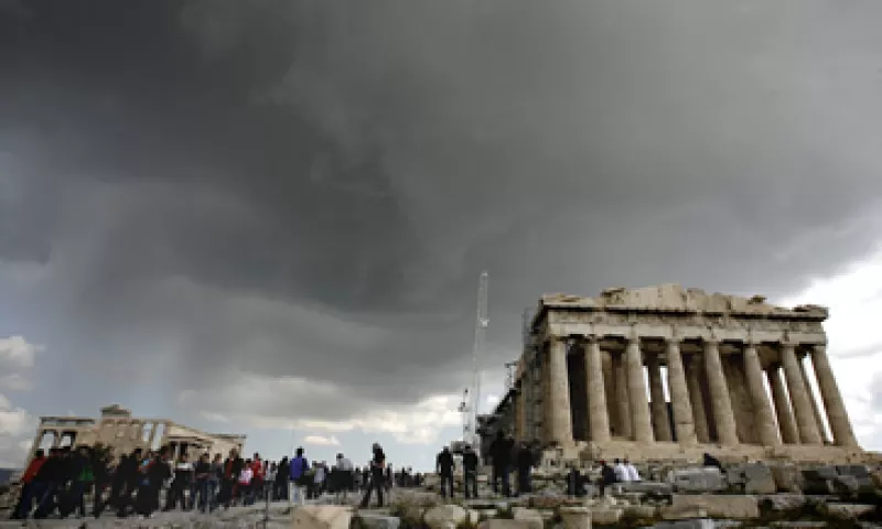 Grecia pretende reducir sus gastos en 2013 y 2014 para cumplir sus compromisos con los acreedores internacionales.   (Foto: AP)