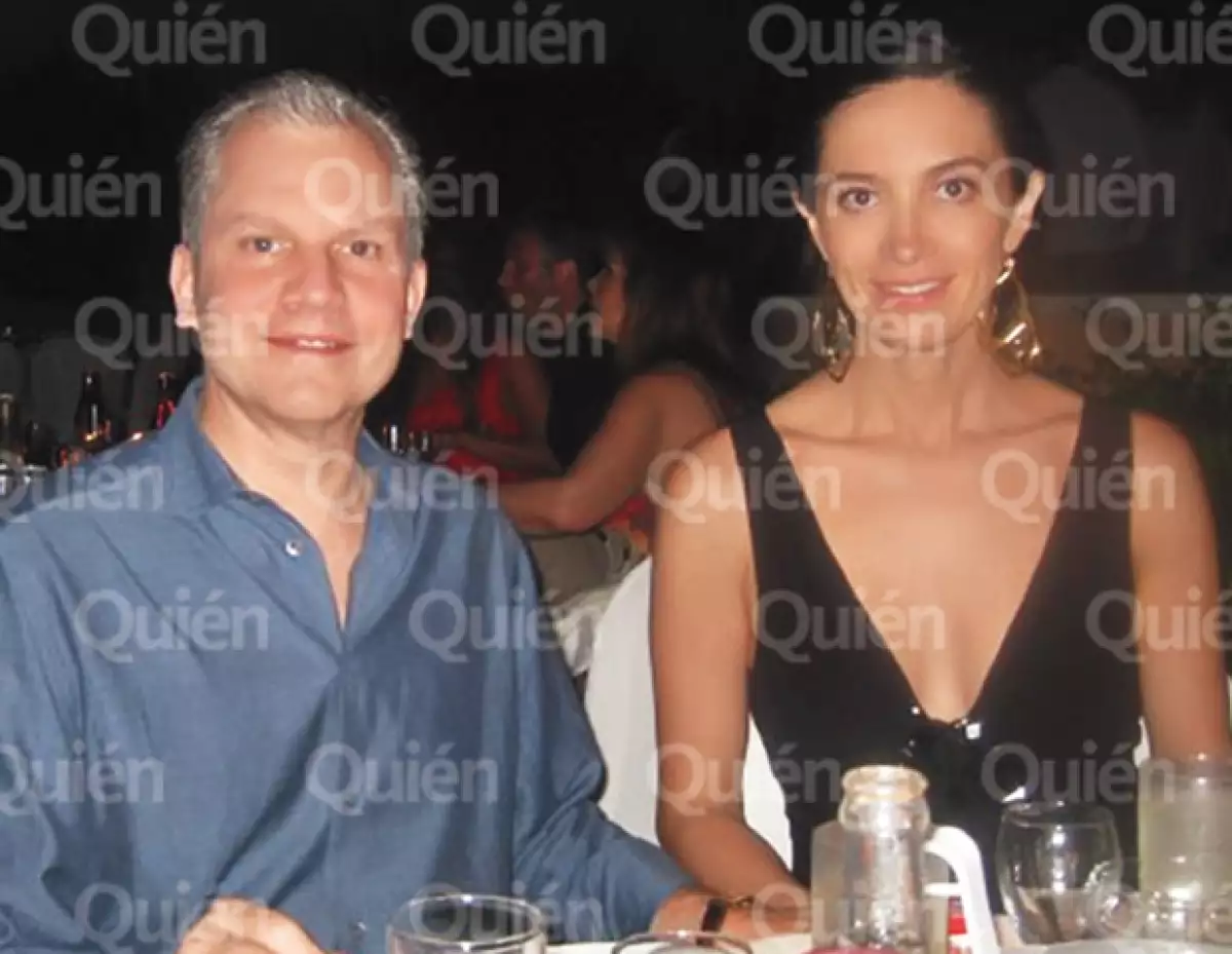 Arthur Sulzberger Jr. y Claudia González Romo pasan las fiestas más importantentes en México.