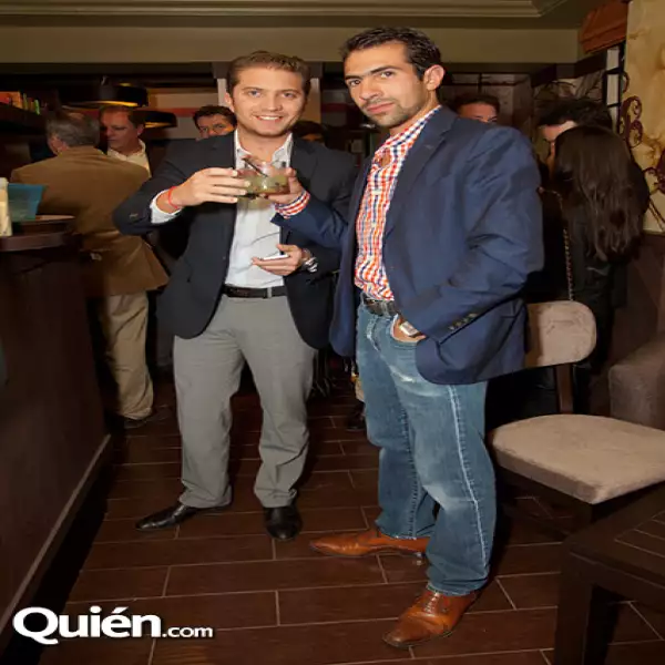 Alan Tawil,Abraham González