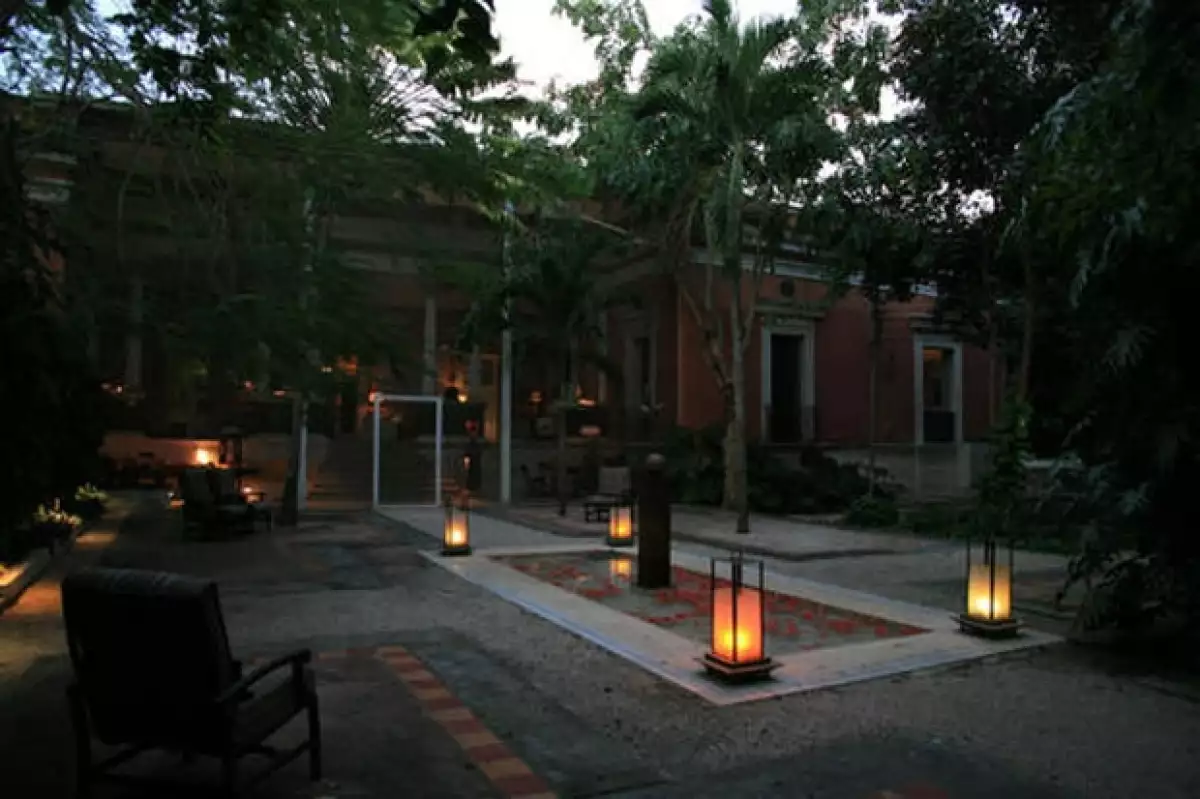 El jardín es obra de la dueña anterior, con quien Marín ha desarrollado una profunda amistad.