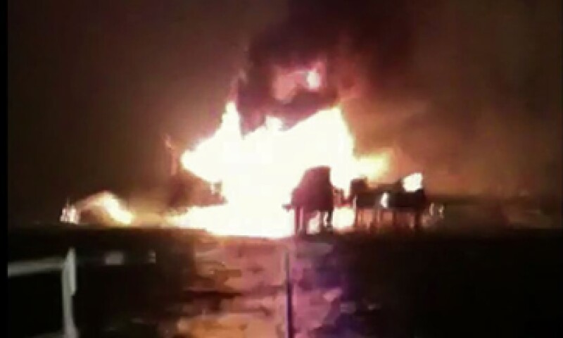 El incendio en la plataforma de Pemex en sonda de Campeche no causó un derrame en el mar. (Foto: AFP )
