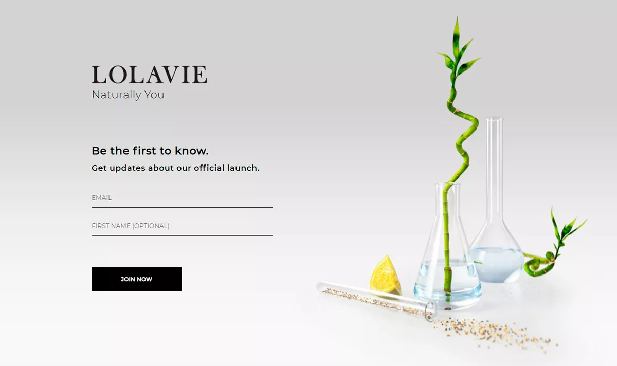 Así luce el sitio oficial de LolaVie, la línea de belleza de Jennifer Aniston.