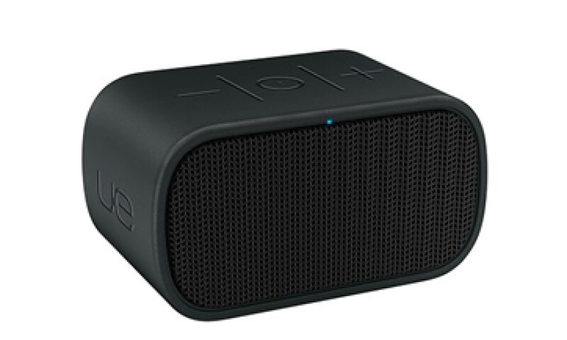 Una bocina bluetooth portátil puede ser buen regalo para dar a un melómano. (Foto: CNNMoney )