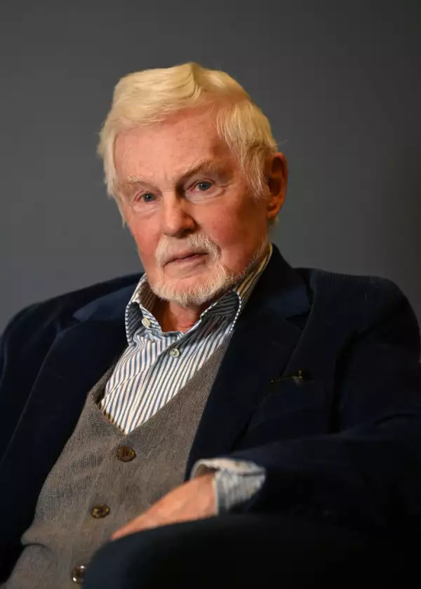Derek-Jacobi