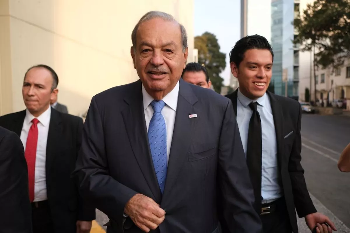 CIUDAD DE MÉXICO, 27NOVIEMBRE2019.- El ingeniero Carlos Slim Helú, durante su salida del 30 Congreso de Ingenieros Civiles de México A. C, el cual se realizó en el WTC.
FOTO: GRACIELA LÓPEZ /CUARTOSCURO.COM