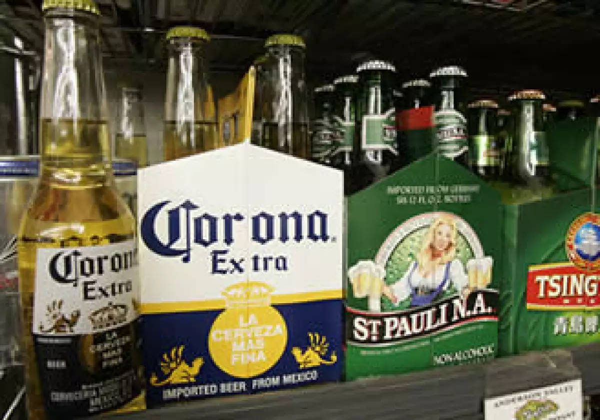 La cervecera se enfrenta a un panorama complicado debido al incremento en el impuesto que grava sus productos. (Foto: AP)