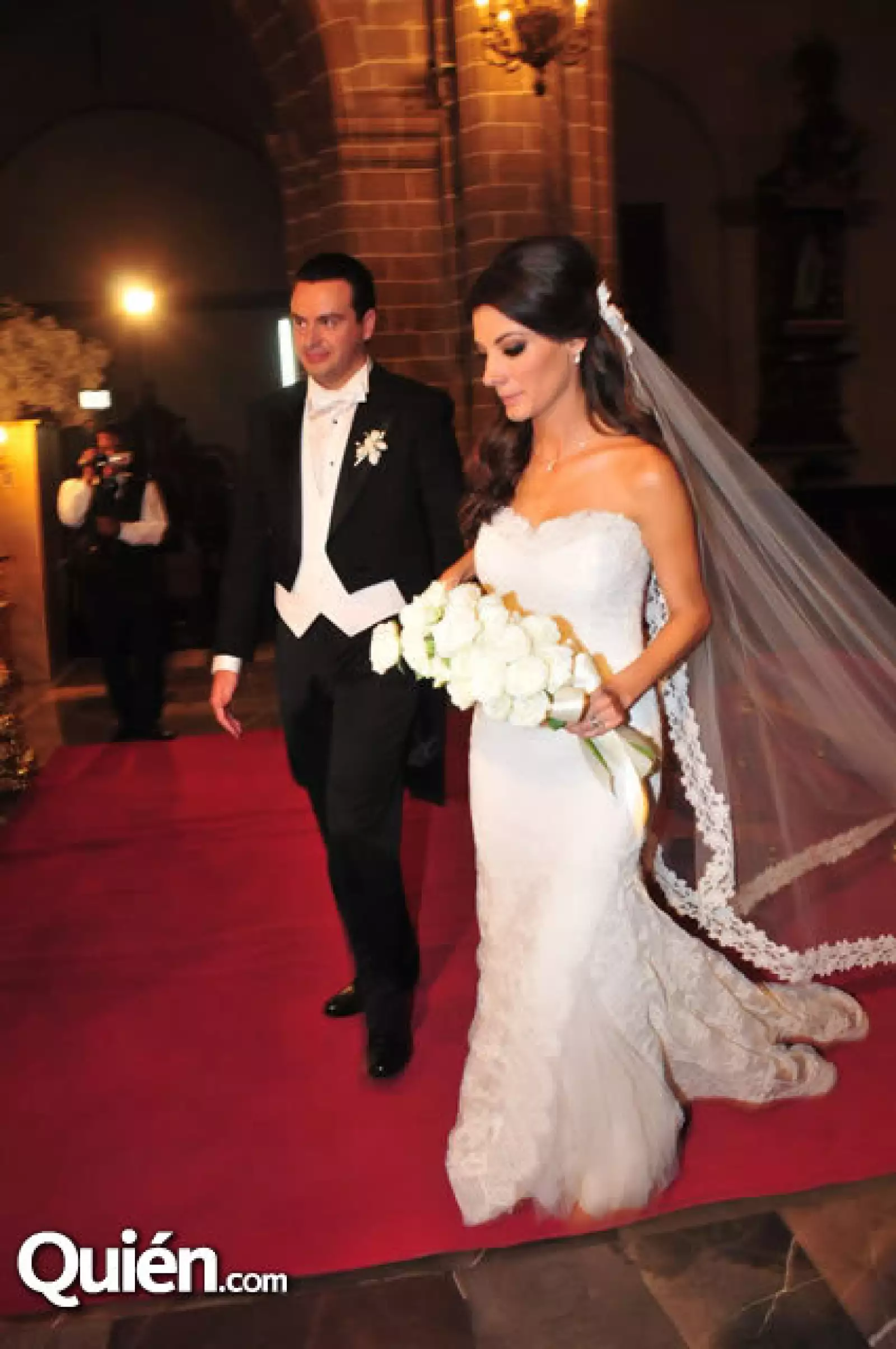 Mauricio Vega,Marcela García