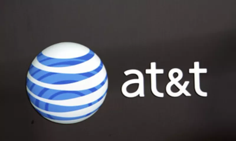 AT&T tiene dos asientos en la junta directiva de América Móvil. (Foto: AP)