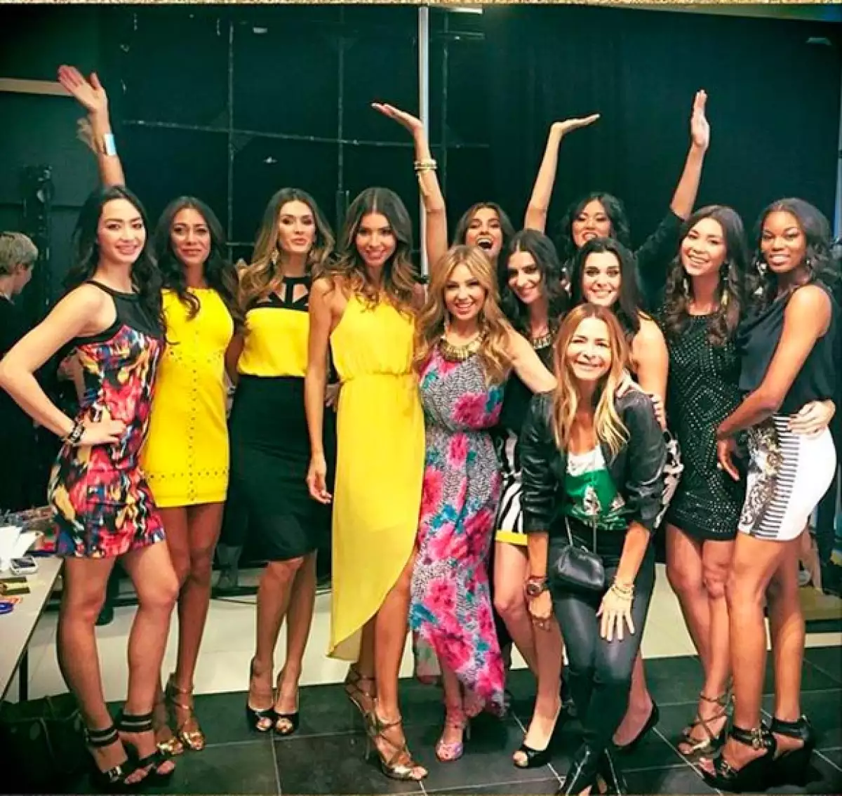 La cantante realizó la segunda presentación de su colección de ropa y accesorios en Los Ángeles, en la que se le vio feliz y atendiendo a sus fans.