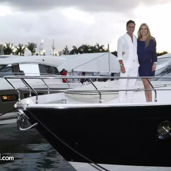 Roberto Camino,Myrna Camino