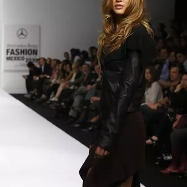 Desfile Elena Gómez Toussaint