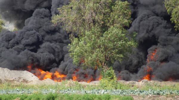 Cuerpos de emergencia tardaron más de 40 horas para controlar el fuego de un poliducto de Pemex en Quecholac, provocado por una toma clandestina. Del 14 al 16 de marzo.