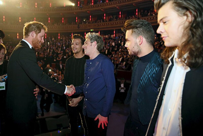 El pelo fue el tema principal entre la plática de los dos Harry.