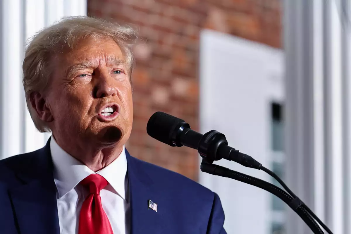 El expresidente de los Estados Unidos, Donald Trump, hace comentarios después de su comparecencia por cargos de documentos clasificados, en el Trump National Golf Club, en Bedminster, Nueva Jersey, EE. UU., el 13 de junio de 2023.