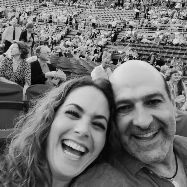 Muy sonriente se mostró la pareja cuando en este país disfrutaron de la ópera Nabucco, de Giuseppe Verdi.