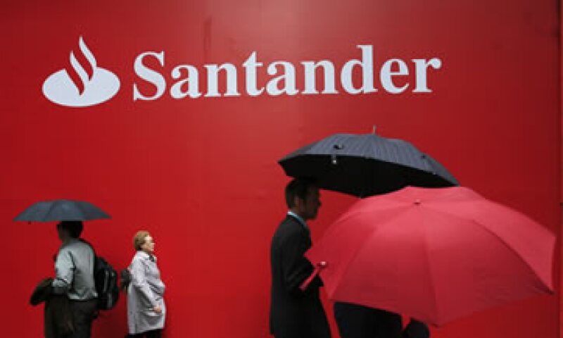 Santander México firmó en octubre un convenio con ProMéxico para promover inversiones y negocios internacionales. (Foto: AP)