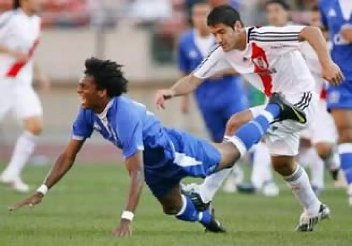 Se estima que tan sólo los clubes de primera división adeudan 182 mdd. (Foto: Reuters)