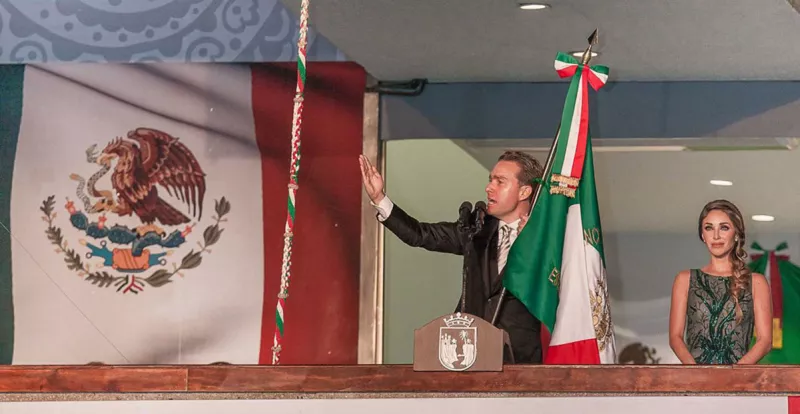 Manuel Velasco y Anahí en el Grito de Independencia en 2015