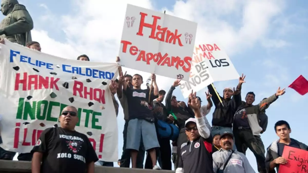 Marchas a favor de Hank Rhon