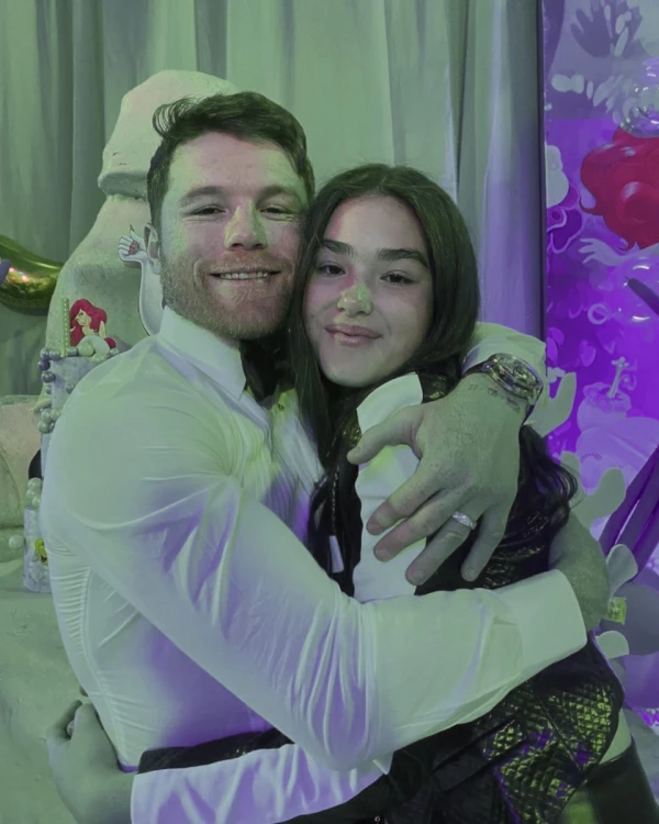 Canelo Álvarez cuenta a quién corrió desde los XV años de su hija