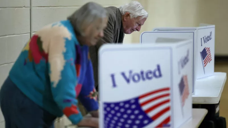 Los estadounidenses votan en una elección