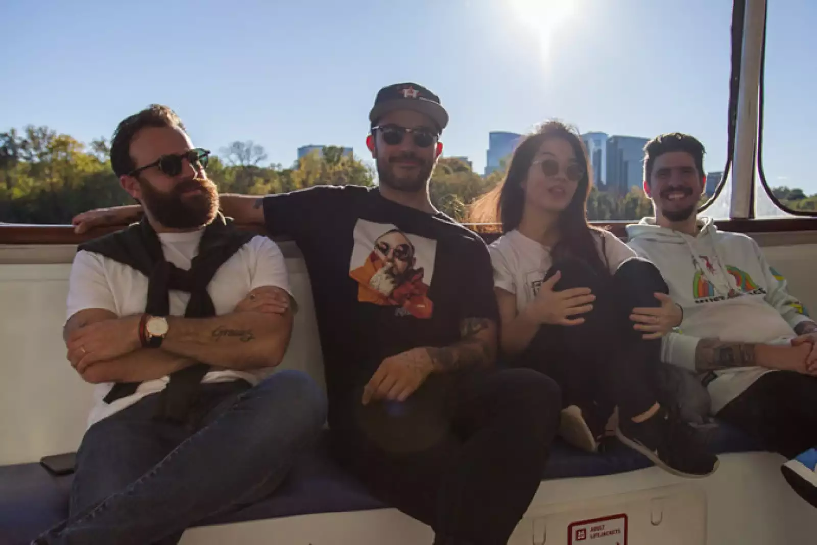 Recorrimos el legendario río Potomac en un bote, una de las aventuras más divertidas durante la experiencia.