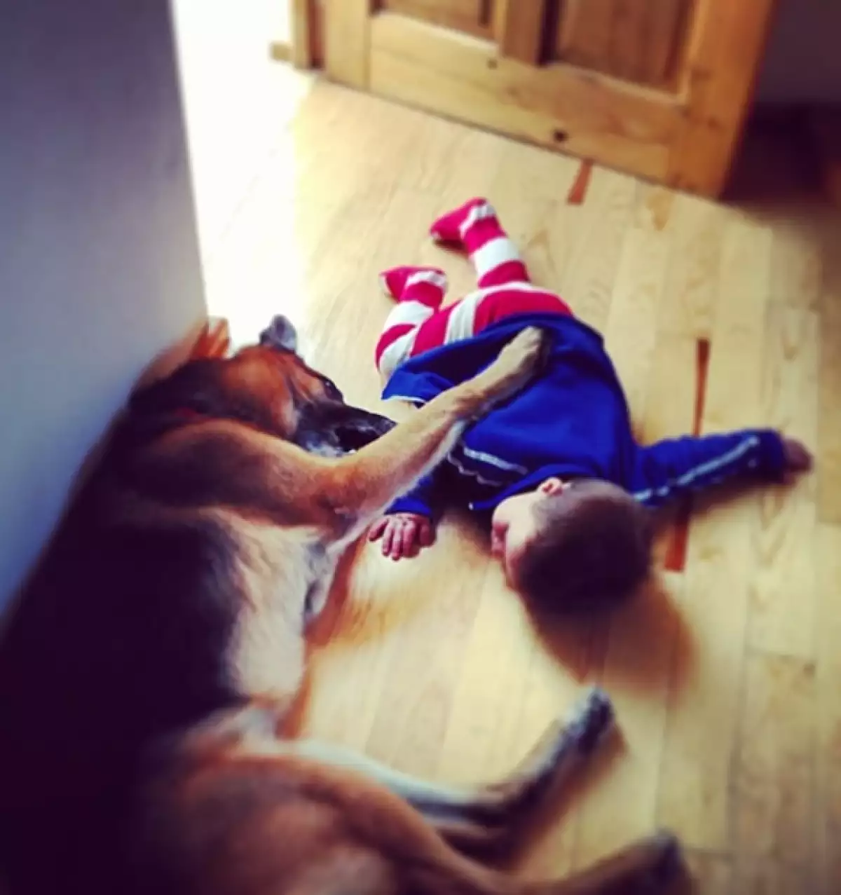 Iker tiene un año y medio.