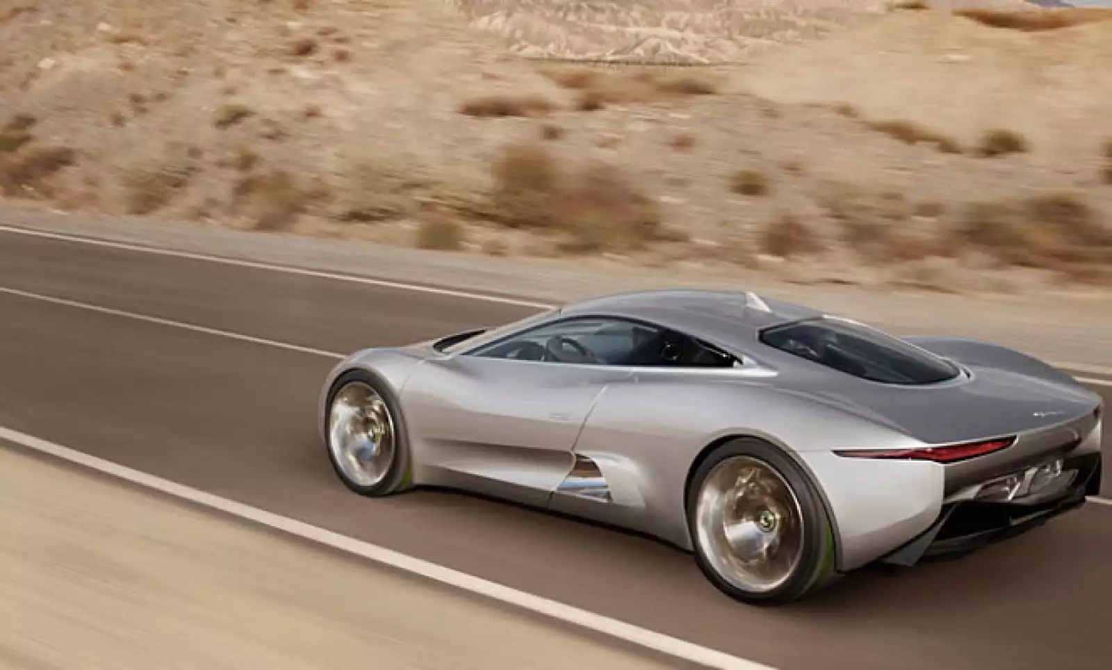 “Rendimiento por innovación siempre ha sido un distintivo de Jaguar. Este vehículo demuestra que la compañía avanza en el campo del diseño automotriz y de la tecnología”, dice Ralf Speth, CEO de Jaguar, en un comunicado de prensa.