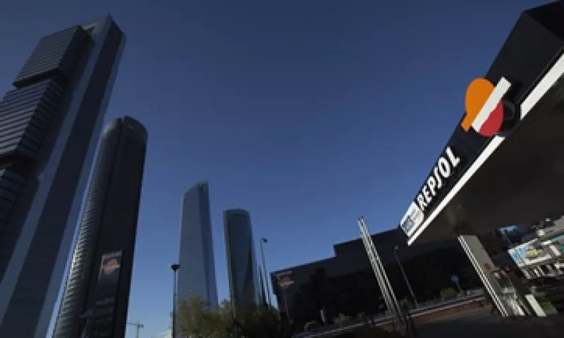 La deuda financiera neta del Repsol, sin considerar, YPF y Gas Natural, bajó a 4,174 millones de euros. (Foto: Reuters)