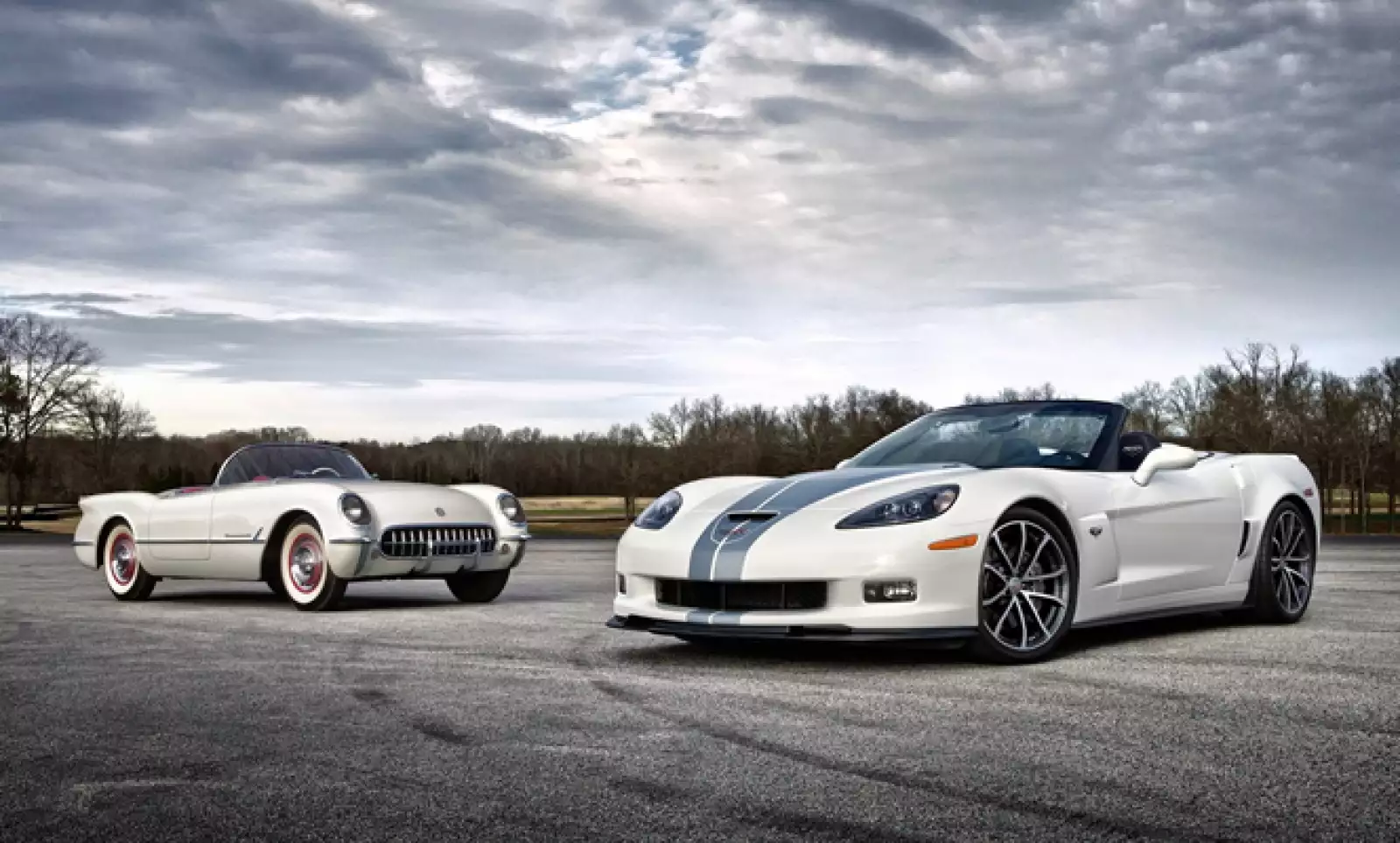 “La historia de Corvette es fascinante, pues a lo largo de 60 años se ha posicionado en la mente del público como el deportivo americano por excelencia, mostrando continuas innovaciones en diseño y tecnología”, dijo Francisco Garza, vicepresidente de GM d