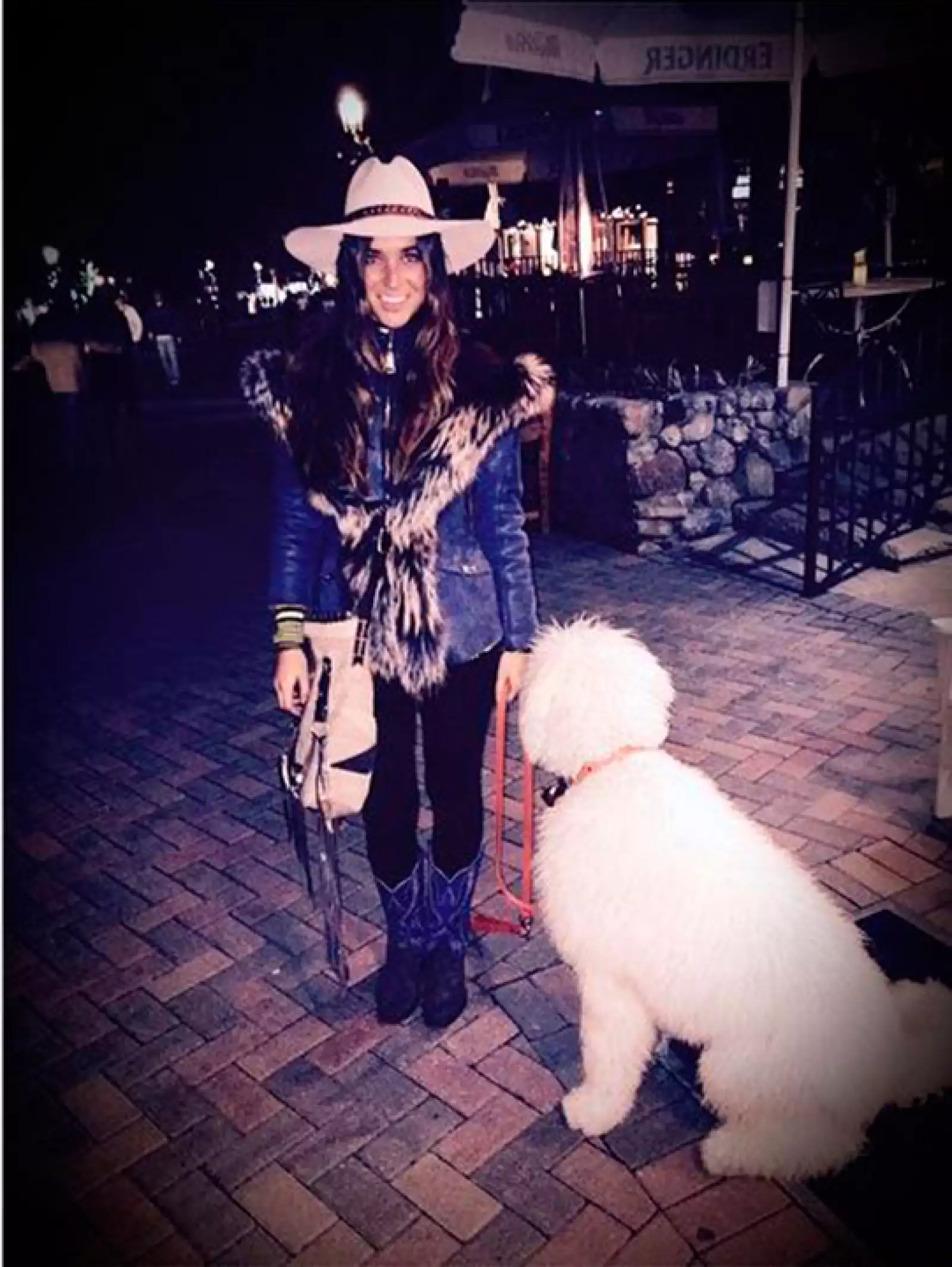 Karla y su admirable estilo se engrandecen aún más junto a Kush.