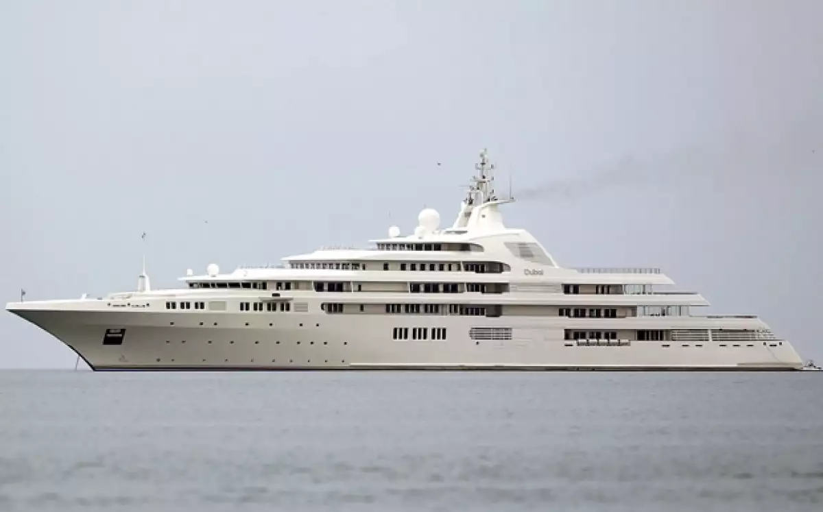 El Dubai, embarcación oficial de los Emiratos Árabes Únidos.