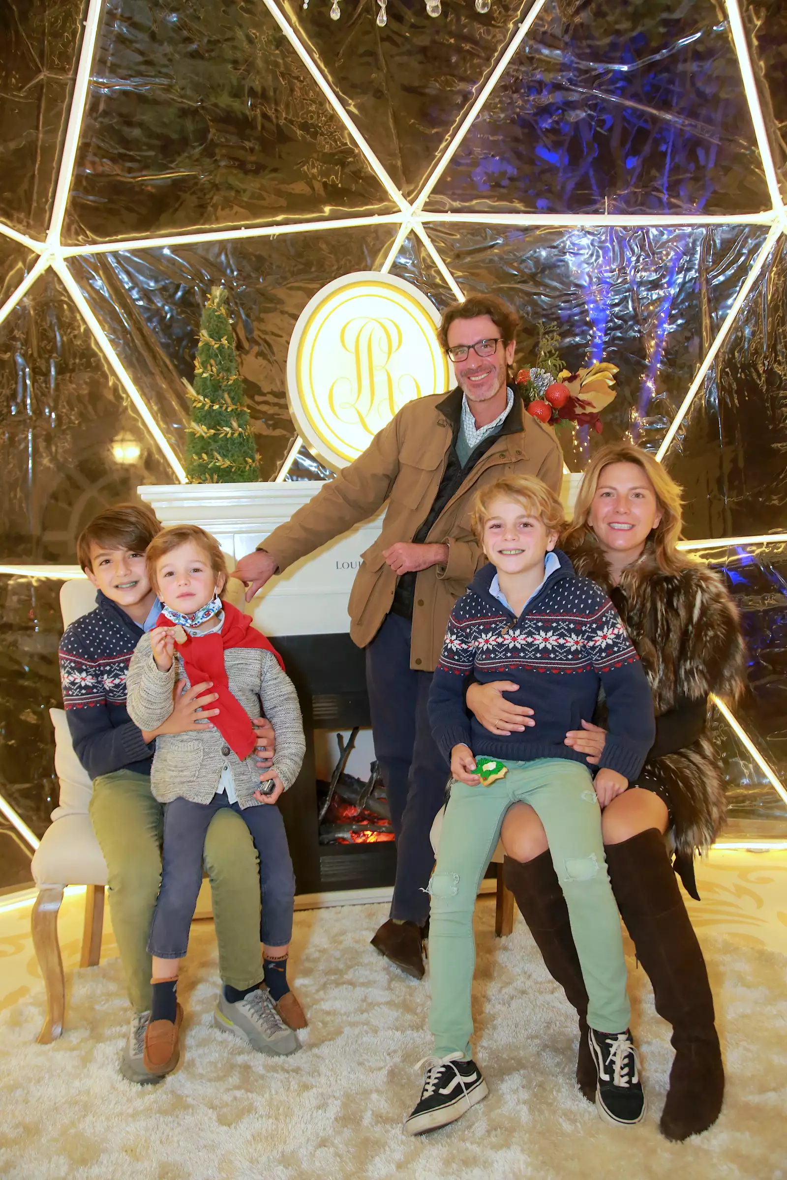 CHRISTMAS TREE FOUR SEASSONS