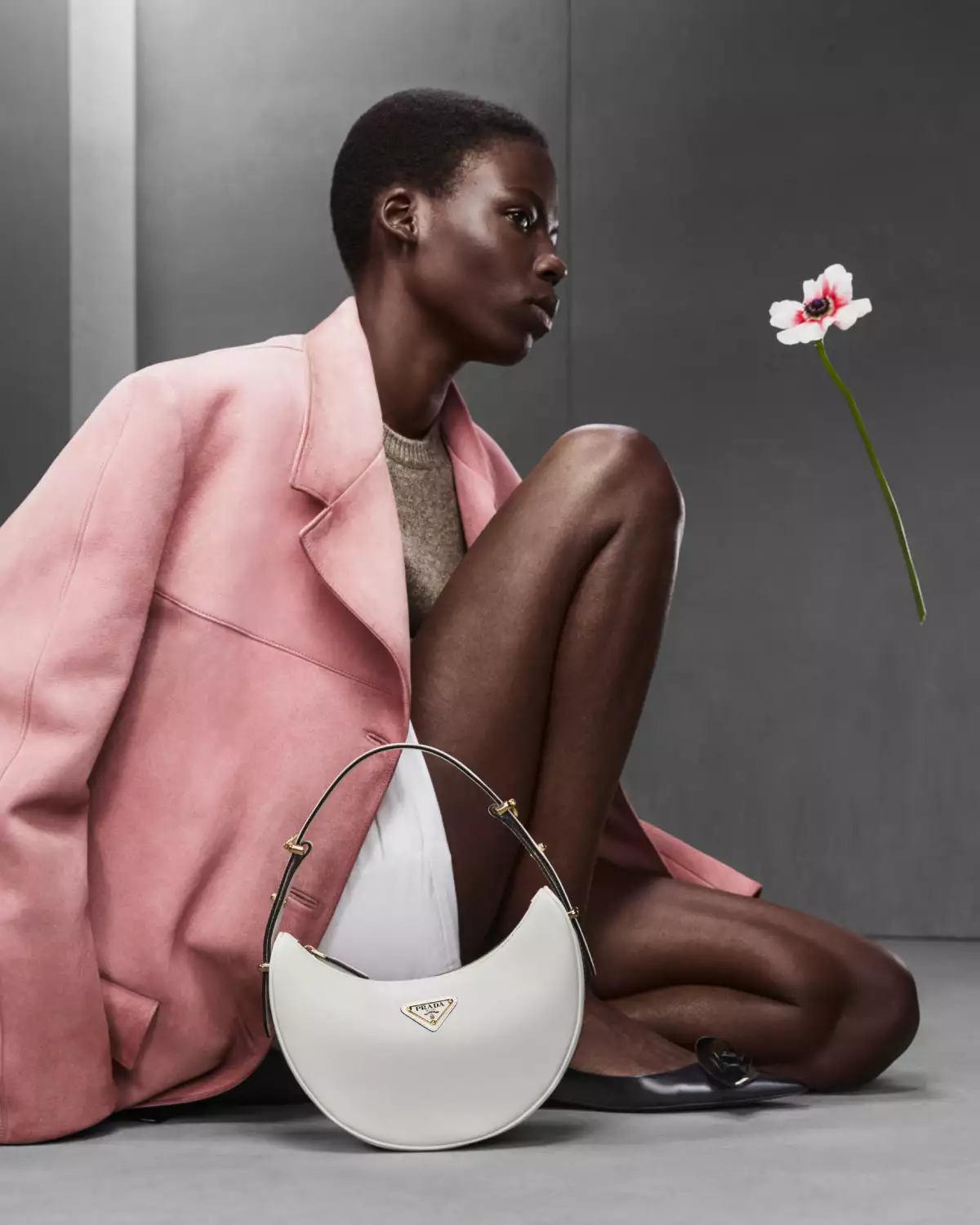 1080x1350_PRADA_FW23_COLLATERAL_ON_MODEL_STILLS_058.jpg