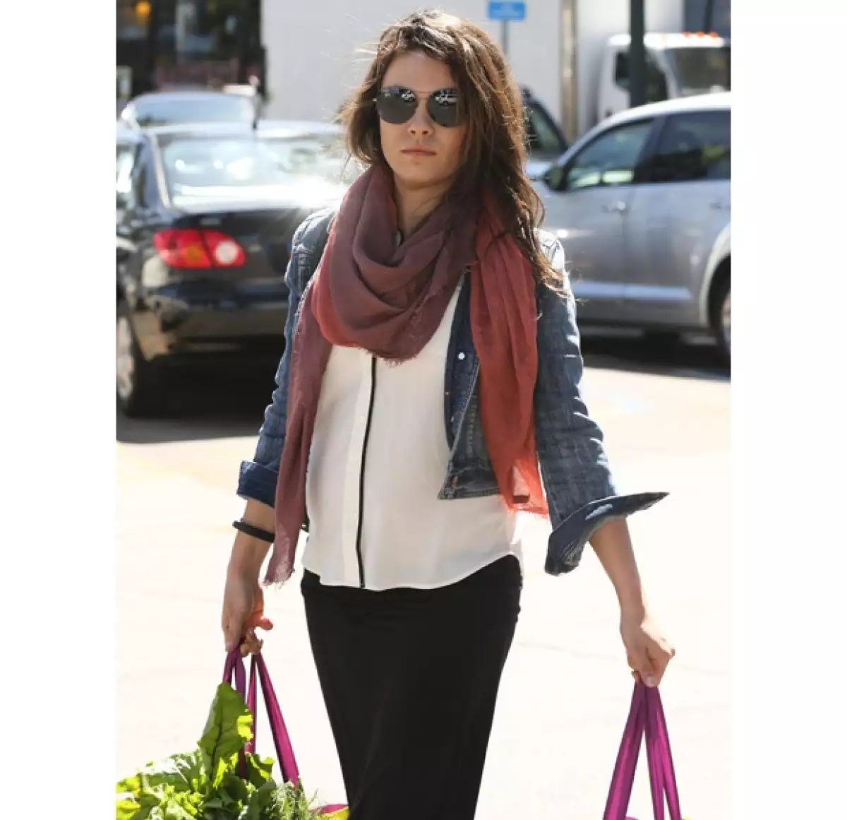 Mila y Ashton visitaron a la familia del actor en Iowa, luego de que se diera a conocer la noticia. En la imagen, haciendo algunas compras.