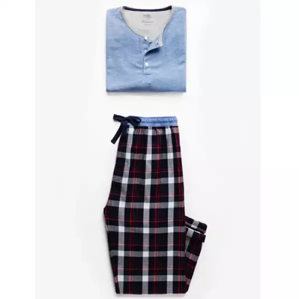 Para él: pijama de Mango (799 pesos)