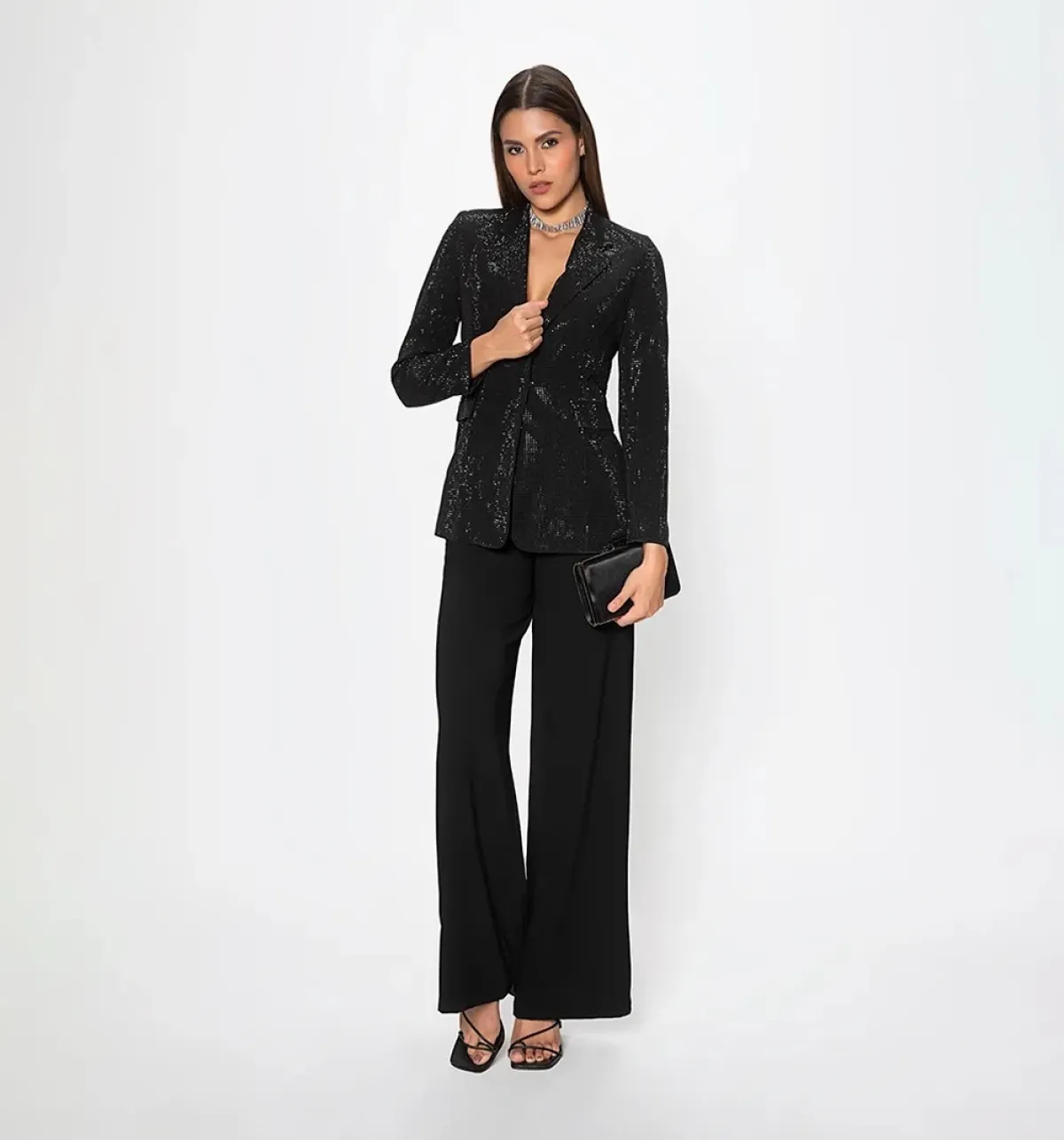 trajes-negros-para-mujer-navidad.jpg