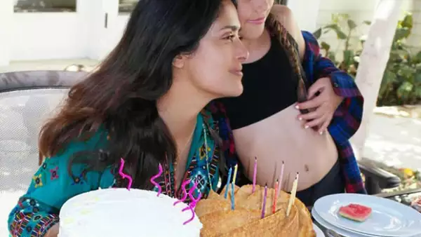 Se nota que la actriz mexicana ha disfrutado en grande su último cumpleaños y ha prometido ir publicando en esta semana un poco de sus festejos.