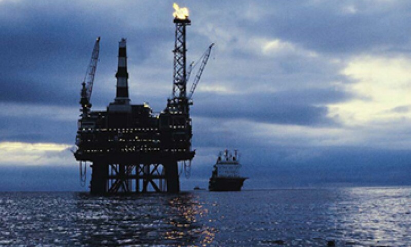 “No hay forma de que esto lo pueda hacer Pemex sin ayuda. Es muchísimo dinero y requiere una capacidad de ejecución que en lo individual no tiene ninguna empresa petrolera del mundo”, dice Juan Carlos Zepeda. (Foto: Thinkstock)