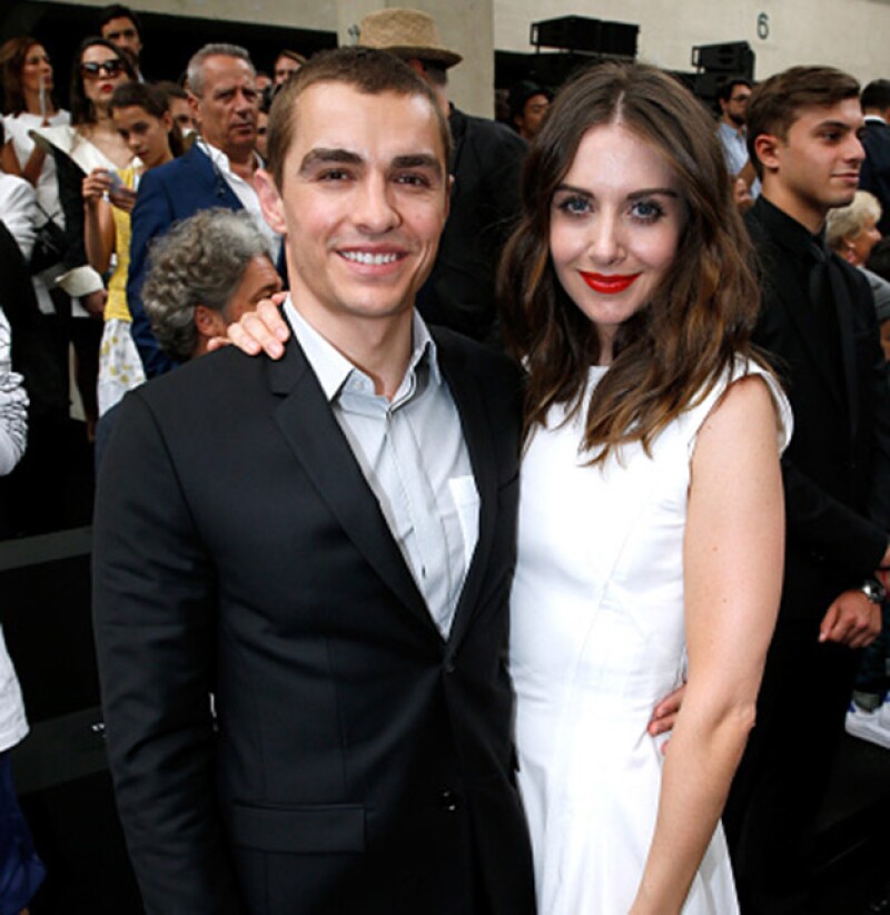 El hermano pequeño del famoso actor James Franco se ha comprometido después de tres años y medio de relación con su novia Alison Brie.