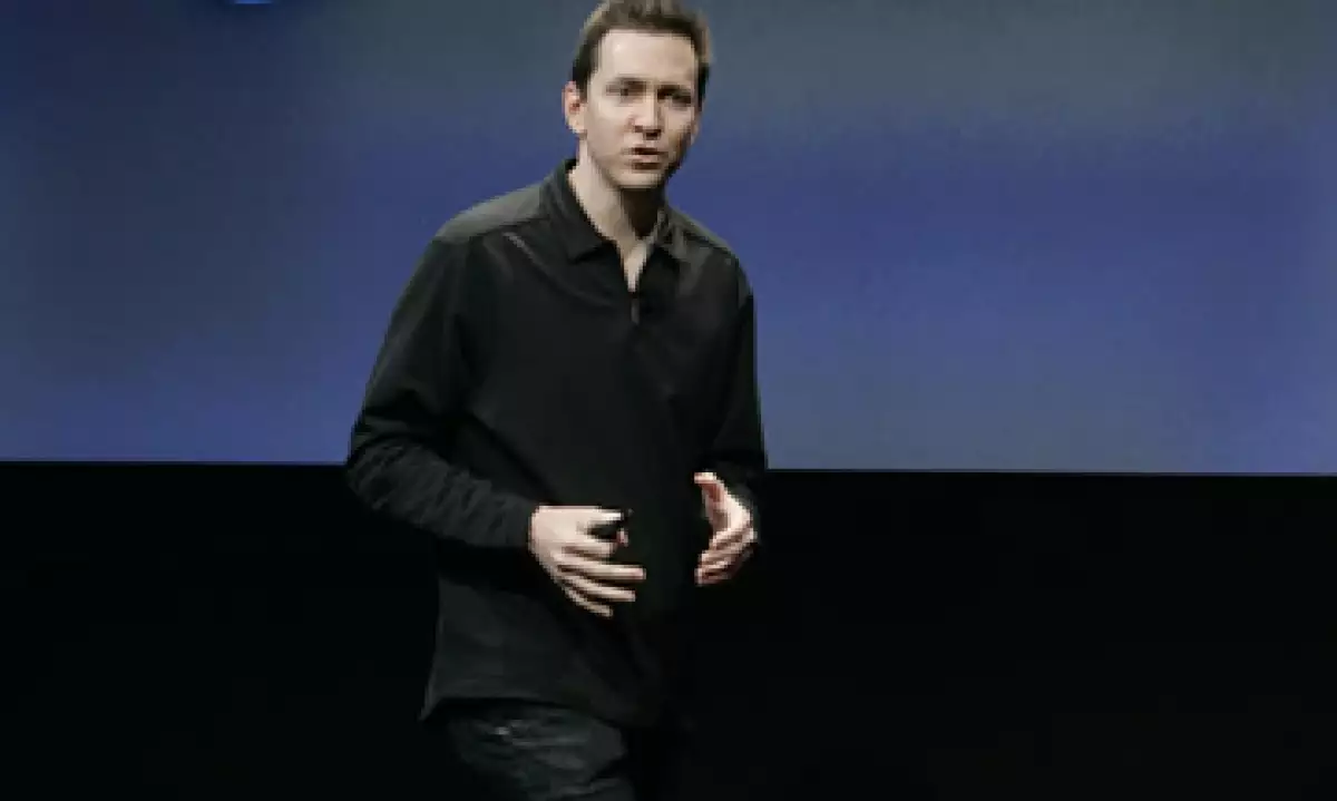 Forstall dirige la división de software móvil, que genera casi el 70% de los ingresos de Apple. (Foto: AP)