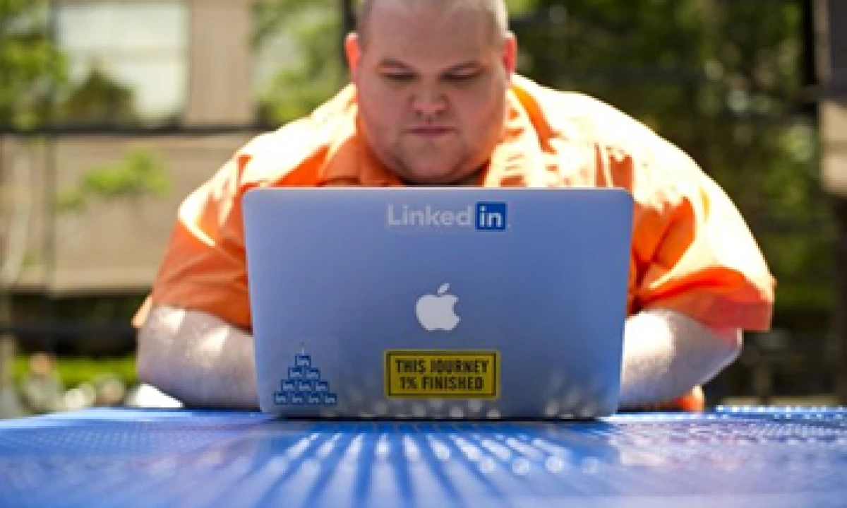 LinkedIn introdujo sus nueva herramienta de seguridad después de que Twitter hizo lo mismo hace una semana. (Foto: Reuters)