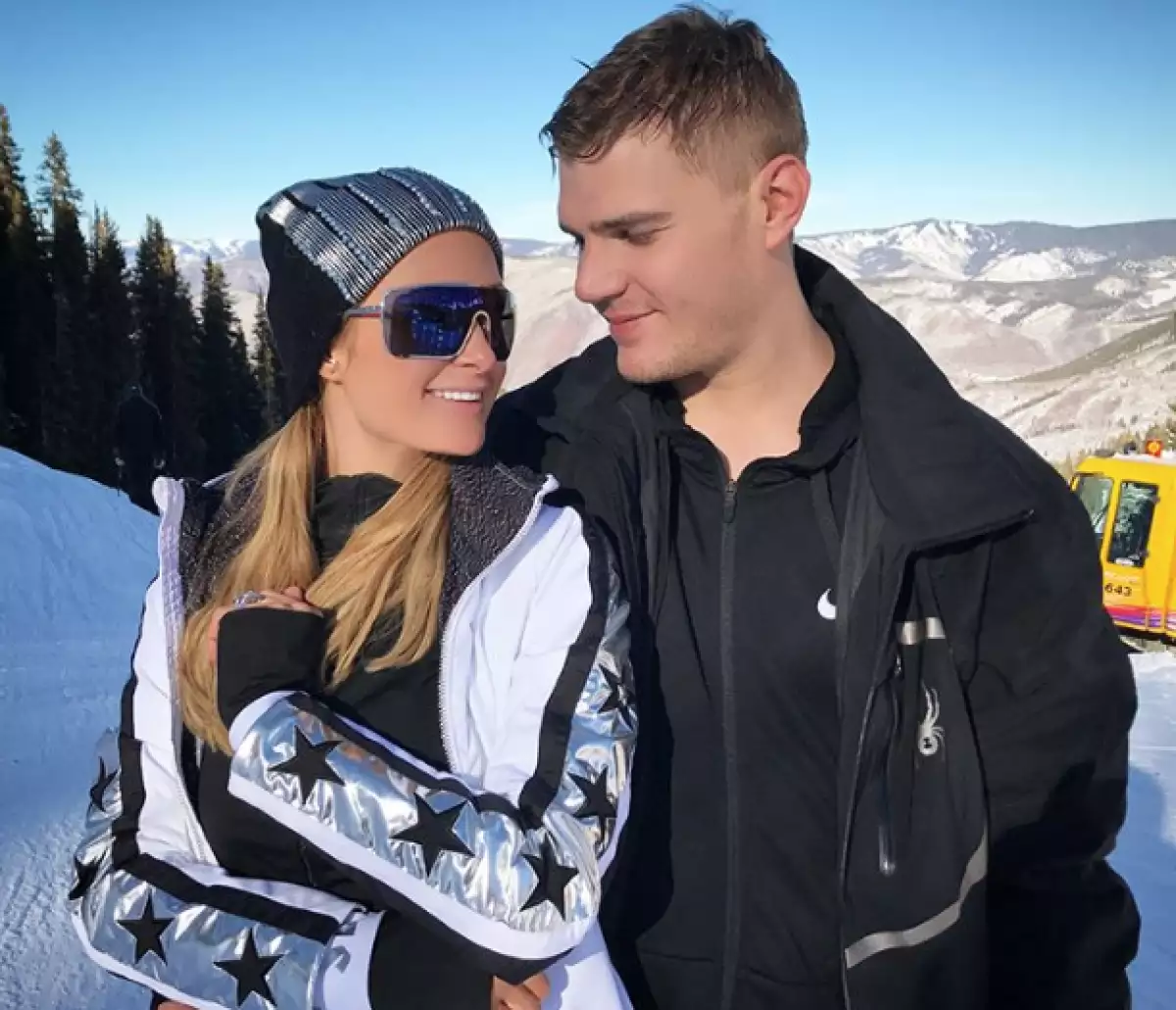 Paris Hilton y Chris Zylka