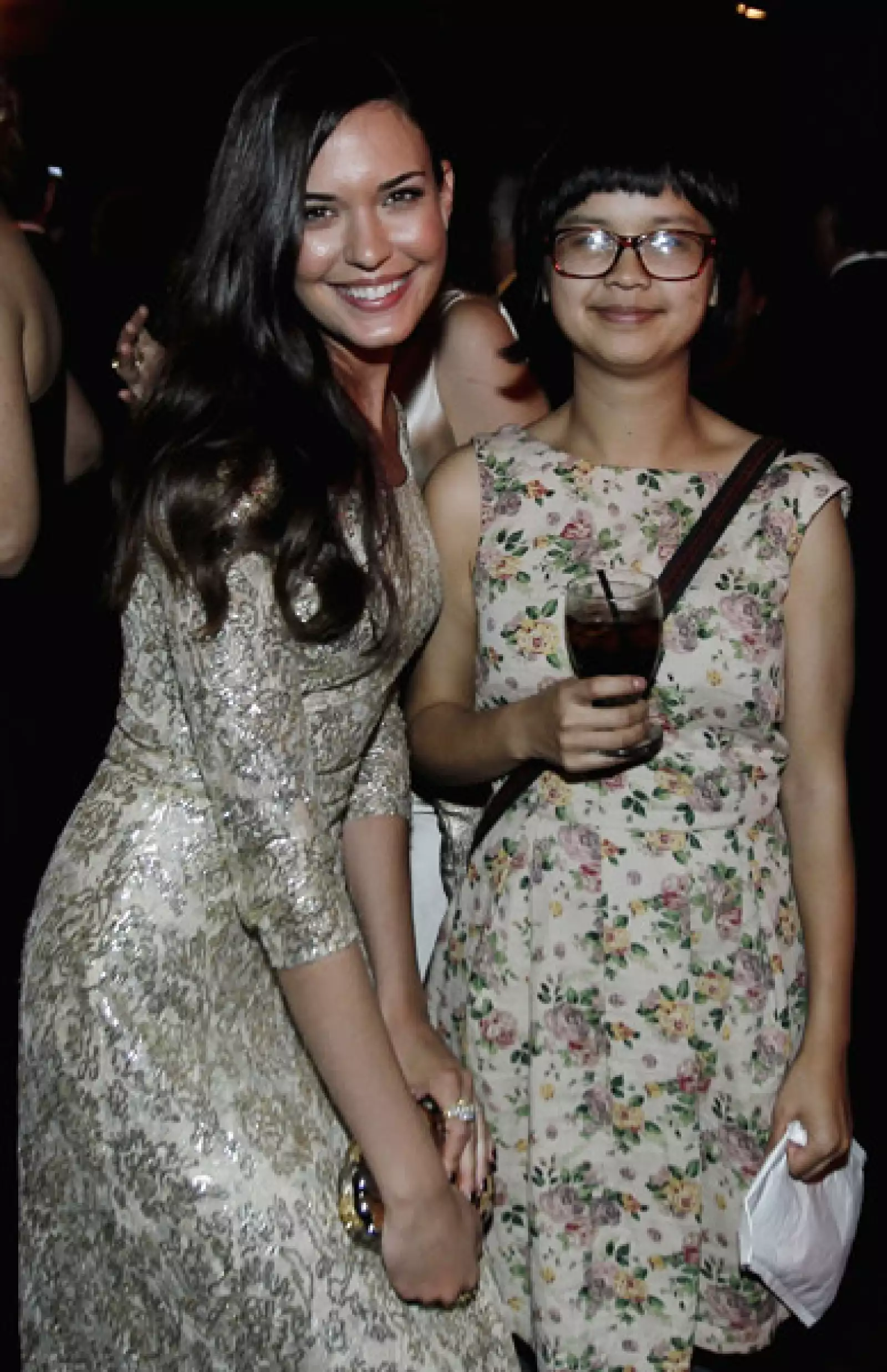 Odette Annable y Charlyne Yi, quien dio vida a la doctora Chi Park, lucieron muy contentas durante la fiesta.