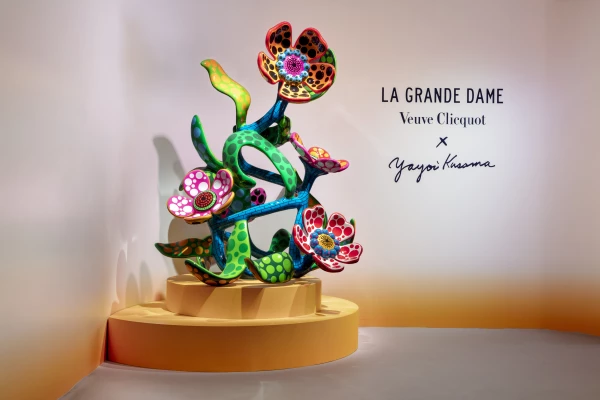 La exhibición itinerante que celebra 250 años de la champaña Veuve Clicquot y a la mujer detrás que creó esta fascinante marca.