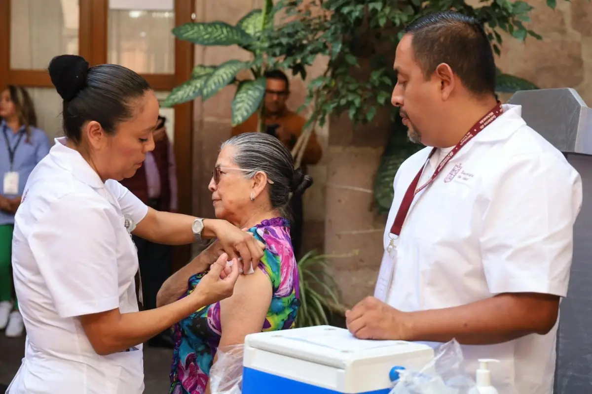 H3N2, la “supergripa” que ya llegó a México: ¿Qué tanto te cuida la vacuna, según la OMS?