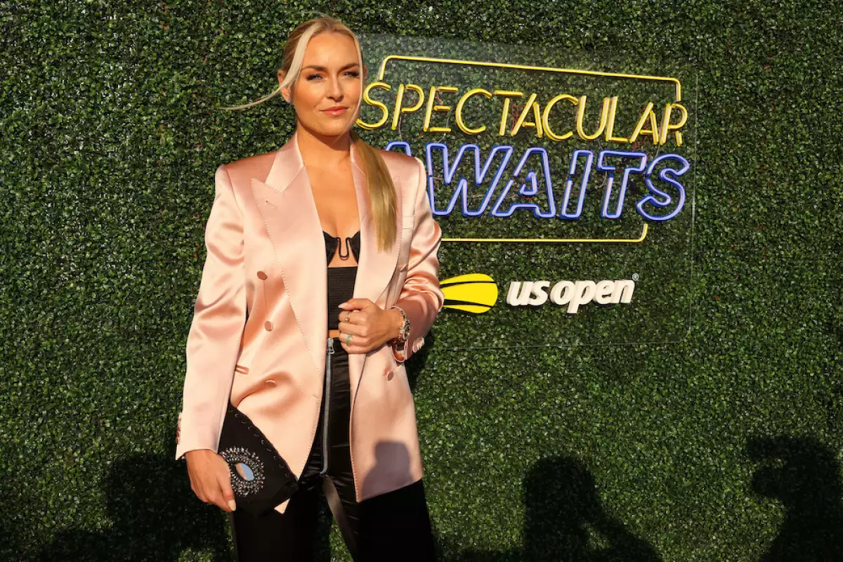 cómo usar blazer satinado