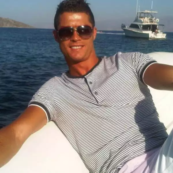 “Listo para regresar al trabajo” fue lo que escribió Christiano Ronaldo mientrs disfrutaba de sus últimas horas de vacaciones.