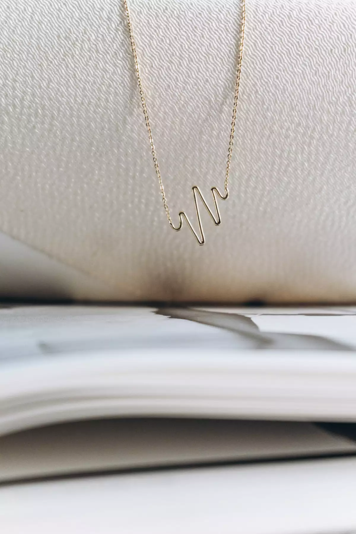 Collar cardio mini dorado