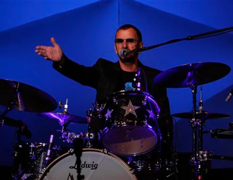 El ex Beatle conquistó a todos sus seguidores mexicanos en el concierto que ofreció la noche de ayer en el Distrito Federal.